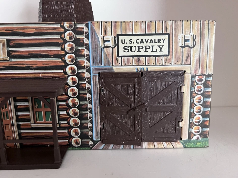 MARX FORT APACHE 1960’s CAVALRY SUPPLY TIN BUILDING - COMPLETE BLDG - MUST SEE - Image 3 of 4