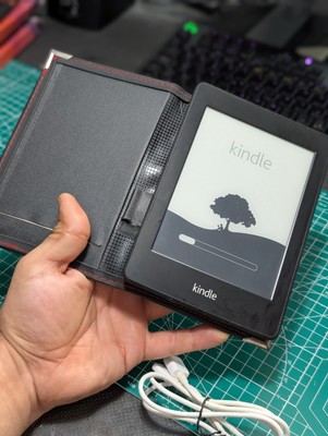 Amazon Kindle Paperwhite (EY21) | 2GB | Beleuchtet   + Schutzhülle ️