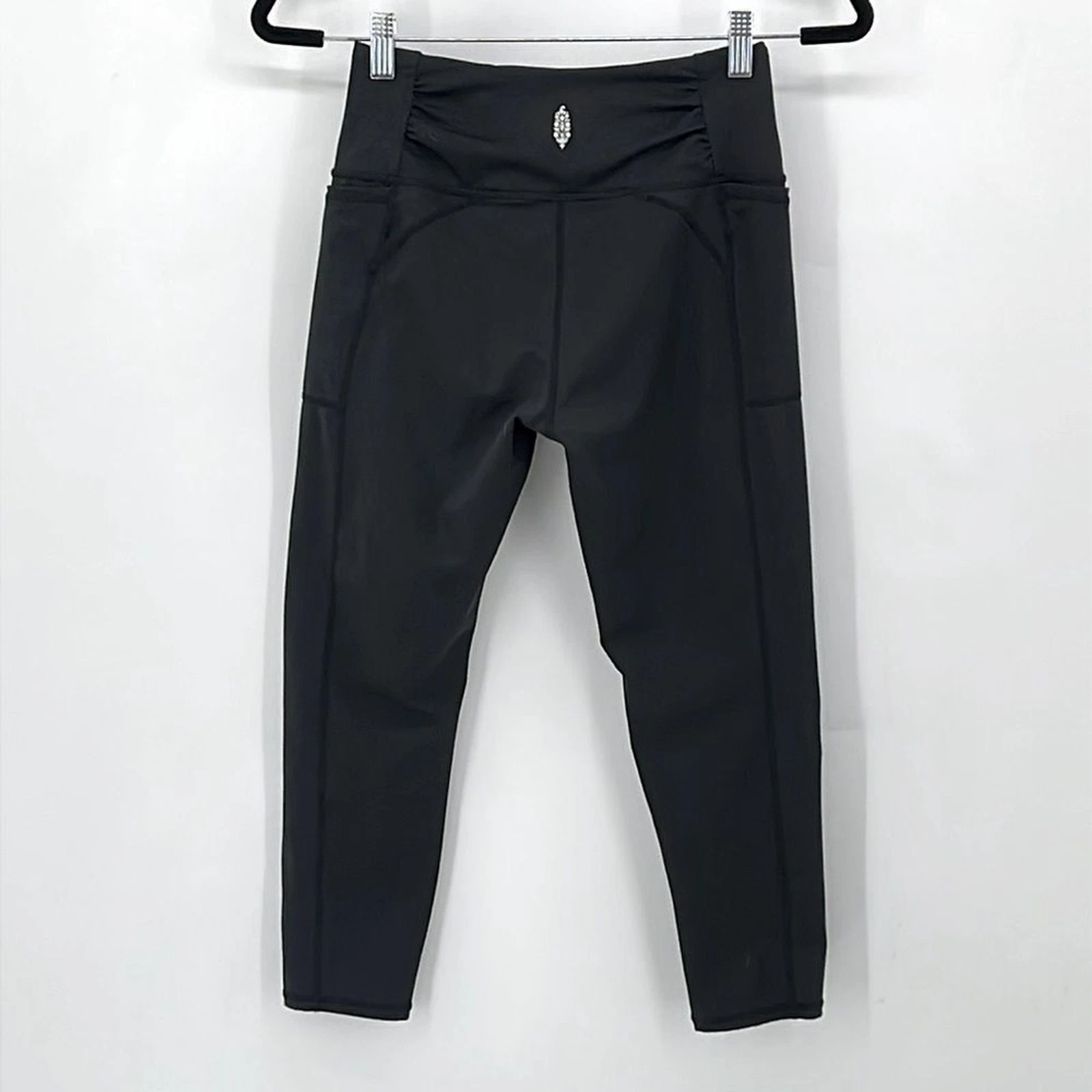 free-people-movement breathe easy crop leggings