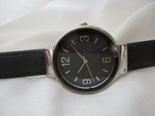 Watch Black Buckle Band Round Face Silver Toned Minimalist Simple WORKING 