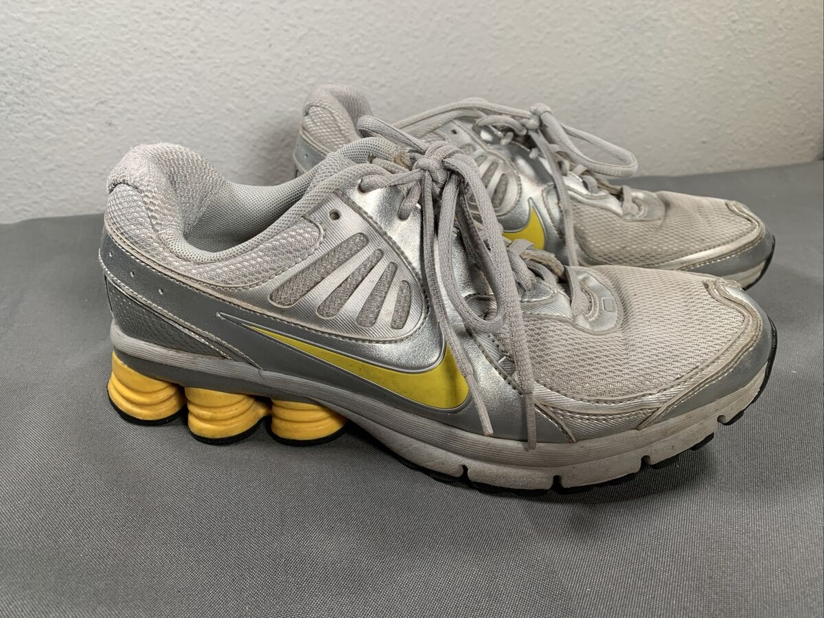 Nike Shox 09 Turbo Livestrong Running shoes Silver Yellow Nike Shox 09 Turbo Livestrong Running shoes Silver Yellow