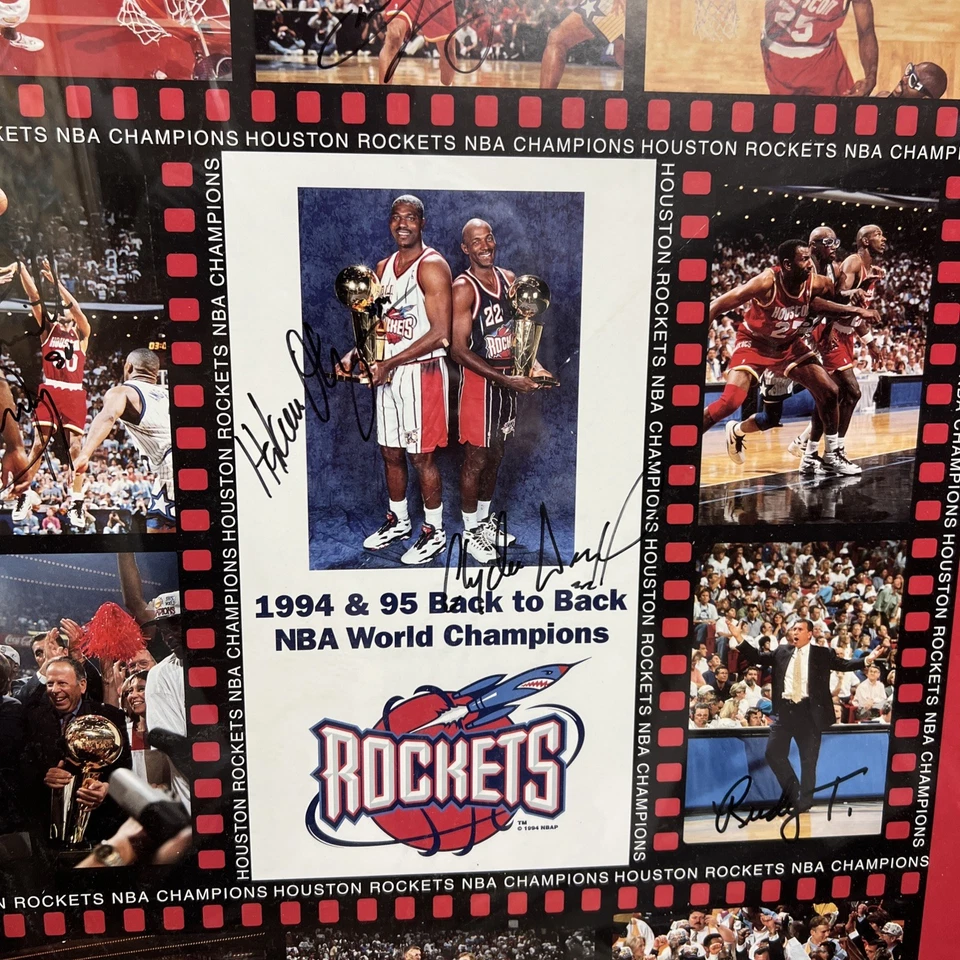 Cartel enmarcado de la temporada final de los Houston Rockets 2000-2001 firmado por el equipo Foto 2 de 4