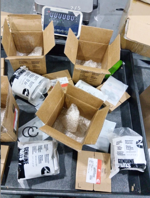 Piston Set w/ Pins&Rings for Cummins 6.7 QSB Industrial Performance STD Size 6 Foto 2 de 4