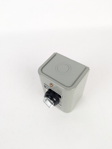 GE CR2940NA401F 30mm Push Button Enclosure & Off/On Selector Switch Made in USA - Picture 7 of 9
