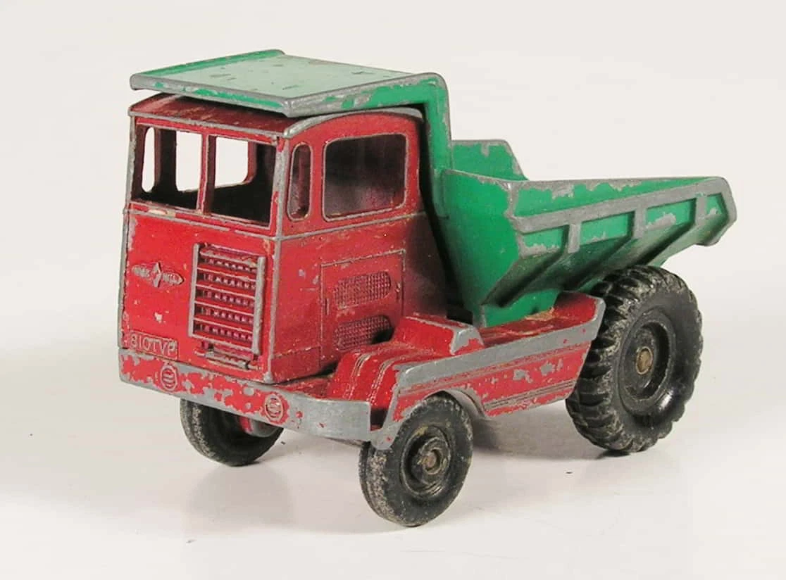 MATCHBOX 　No.2 MUIR-HILL DUMPER　1961 sddefault.jpg