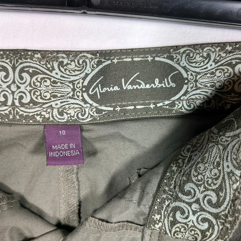 Pantalón corto estilo cargo verde Gloria Vanderbilt para mujer talla 10 Foto 2 de 4