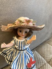 Tiny Doll Hat With Flowers And Pearls