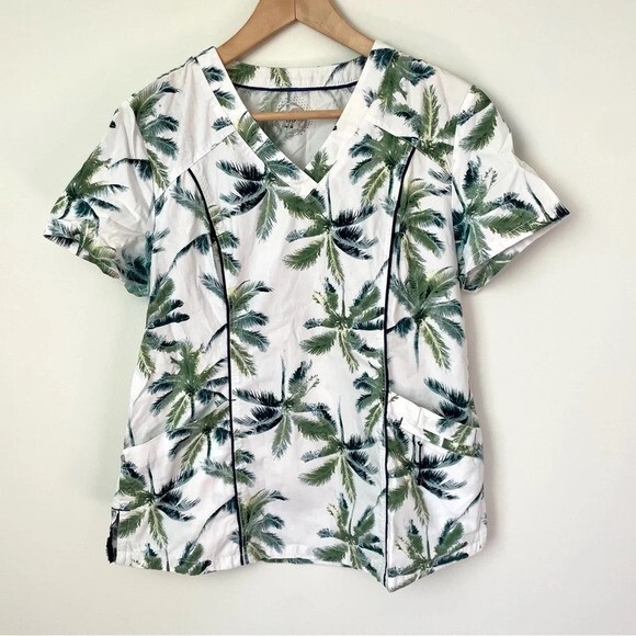 Health Pro Palm Tree Print Scrub Top for Medical Professionals
