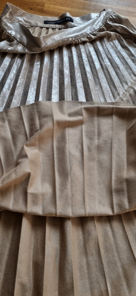 Jupe Plissée Zara Taille XS En Simili Daim Beige Argenté - Neuve Sans étiquettes