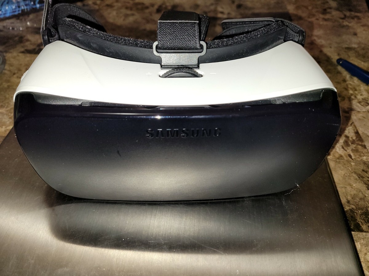 Samsung SM-R322NZWAXAR Gear VR Headset - Frost White for Samsung SM-R322NZWAXAR Gear VR Headset - Frost White for