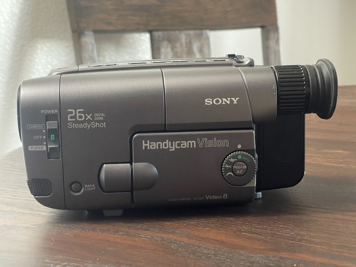 Sony Handycam CCD-TRV22 8mm Analog Camcorder - Silver for