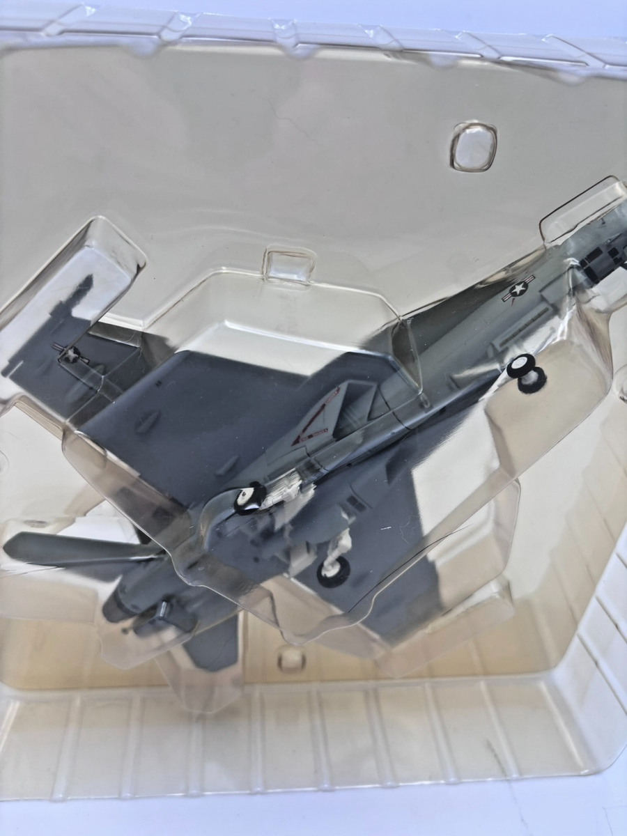 Witty Wings 1/72 (WTW-72-008-006) F/A-18F Super Hornet VFA-11 Red