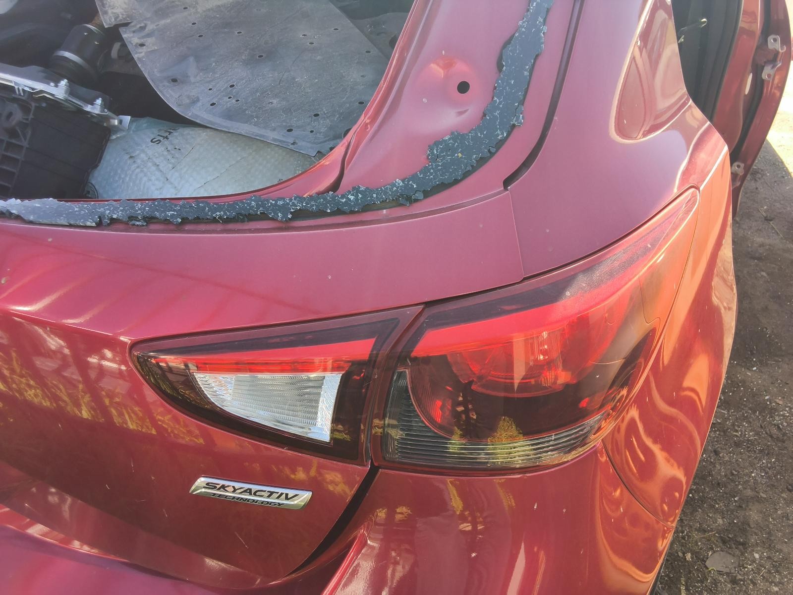 Halogen Sign In MAZDA 2 RIGHT TAILLIGHT DJ, IN BODY, HATCH, W/ HALOGEN TYPE, LENS# 220 ...