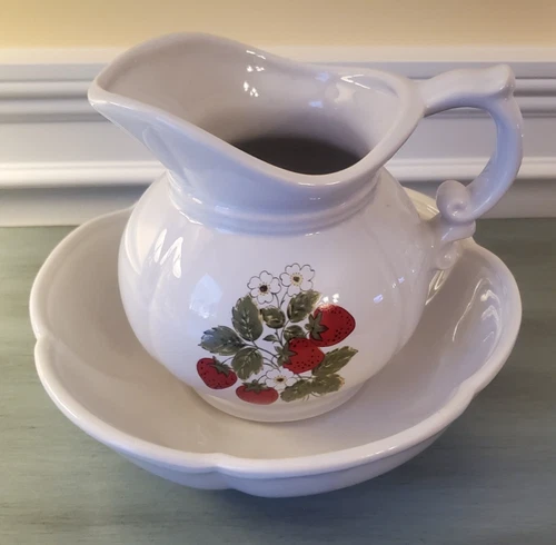 VTG MCCOY POTTERY SMALL CERAMIC STRAWBERRY PITCHER & BASIN BOWL NO 7528 USA