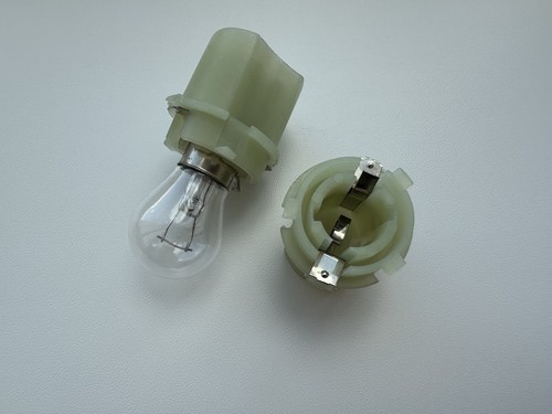 2x RÜCKLICHT BIRNENHALTER FASSUNG BMW E31 E34 E36 E39 E65 E71 E85 OEM 133296