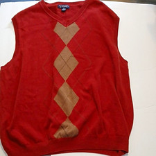 Roundtree  Yorke Men  s 2XL Red/Tan Argyle V-Neck Cotton Knit Sweater Vest