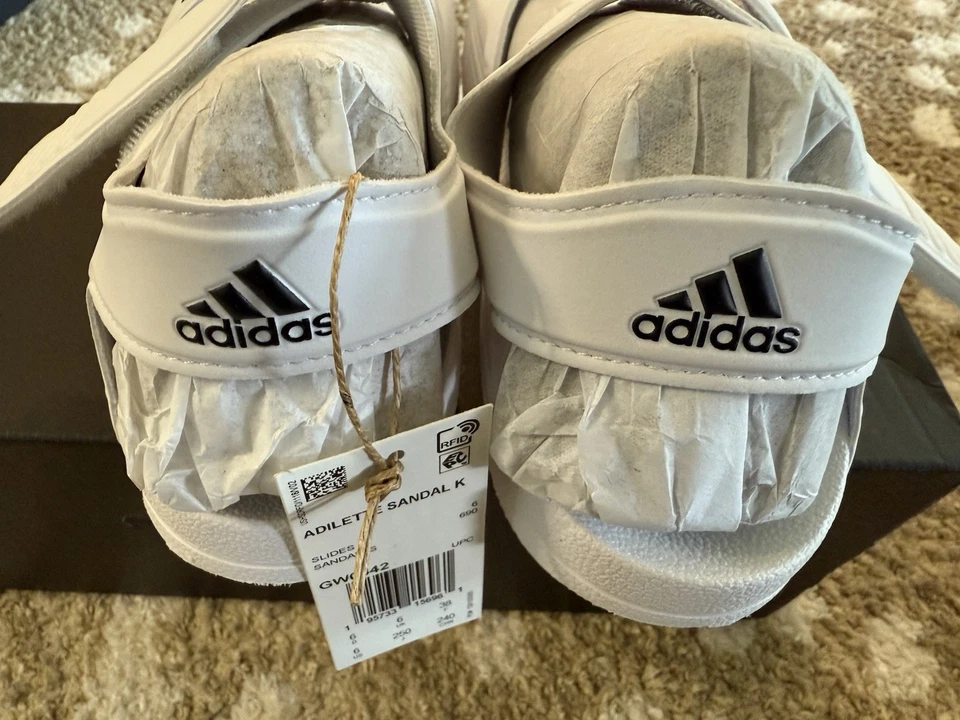 Blanco/Negro Adidas Adilette Sandalias Mujer Moda Talla 6 Nuevo Con Etiquetas Ligero Foto 2 de 4