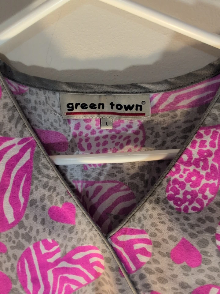 Green Town Scrub Top Valentine's Day Size Large - Image 3 of 4