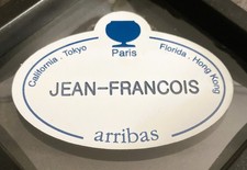 Disneyland Paris Nametag "ARRIBAS" dans un cadre transparent. RARE!