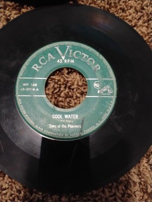 Set Of 17 Vintage 45s From Capitol Records Coral Records RCA Victor, Etc