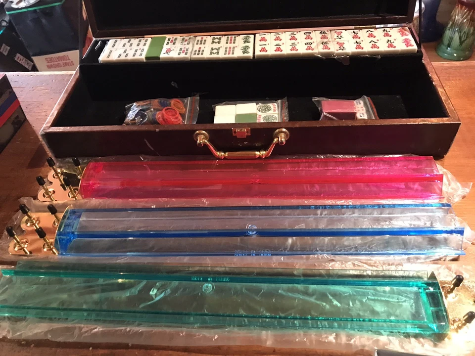 MAH JONG BOXED GAME SET 180•TILES 3•RACKS COLORED PLASTIC UNUSED AS-IS - Image 2 of 4
