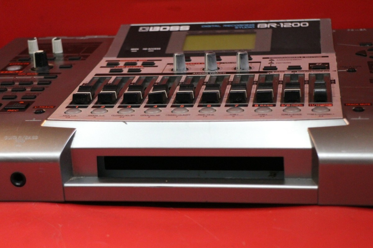 USED BOSS BR-1200CD BR 1200 CD Digital Recording Studio MTR USED BOSS BR-1200CD BR 1200 CD Digital Recording Studio MTR