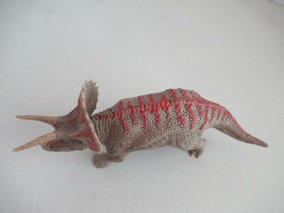 Figura de dinosaurio con cuernos Schleich Triceratops D-73527 Foto 4 de 4