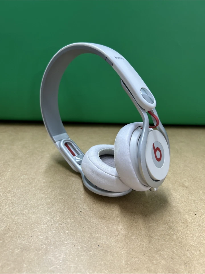 Auriculares Beats by Dr. Dre MIXR Over the Head DJ - Blancos - Excelentes Foto 2 de 4