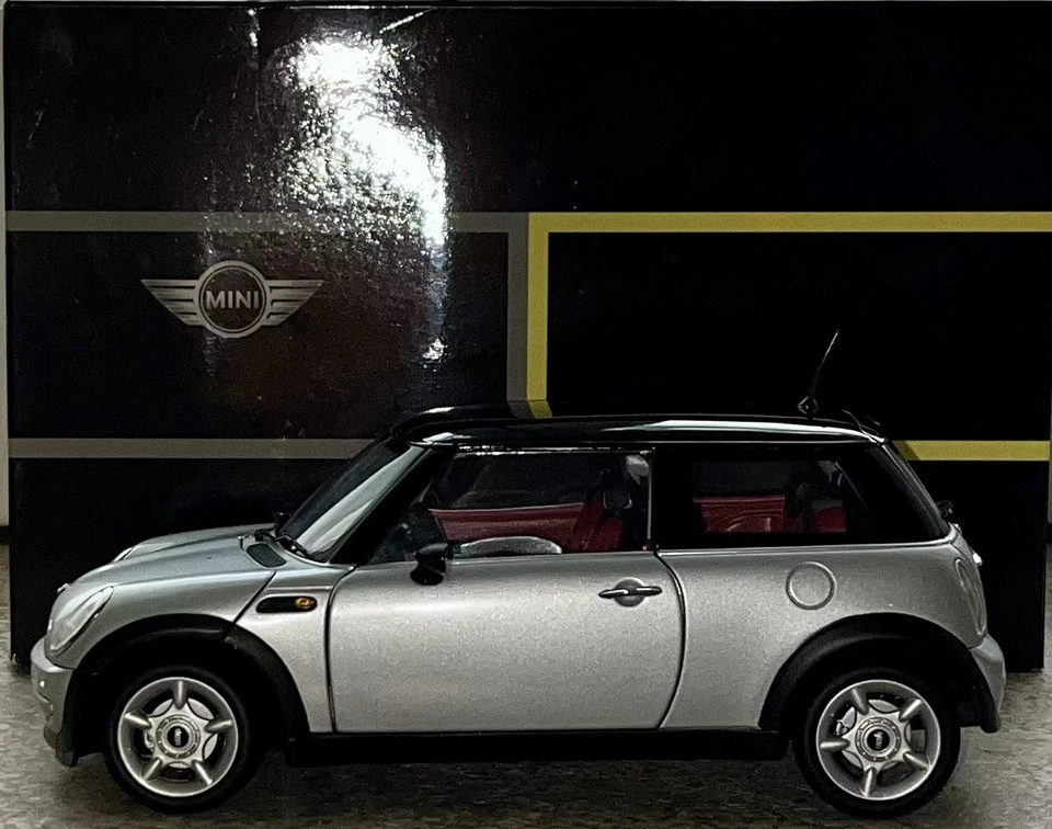 MINI Cooper Kyosho 1/18 (Minichamps Autoart CMC Norev Almost Real Laudoracing - Immagine 4 di 4