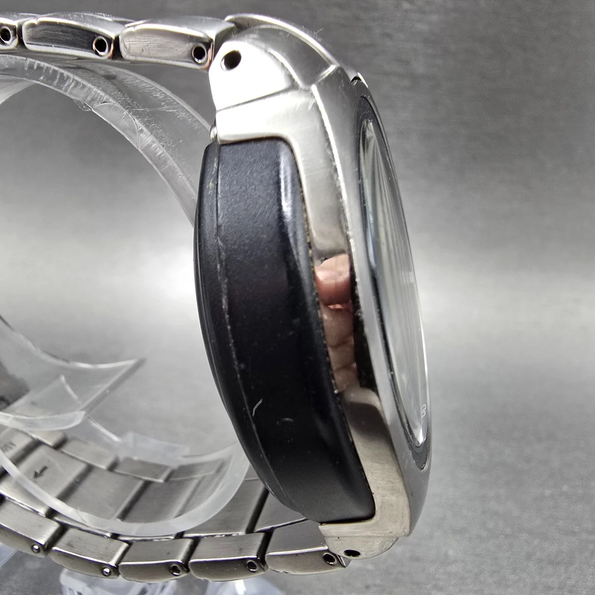 Reloj Citizen Toyota Llave Inteligente Hombre 44mm Esfera Negra Titanio Solar Redondo Funciona