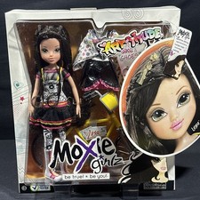Paquete Muñeca Moxie Girlz Sasha Morena ART-TITUDE Incluye Bicicleta Nueva