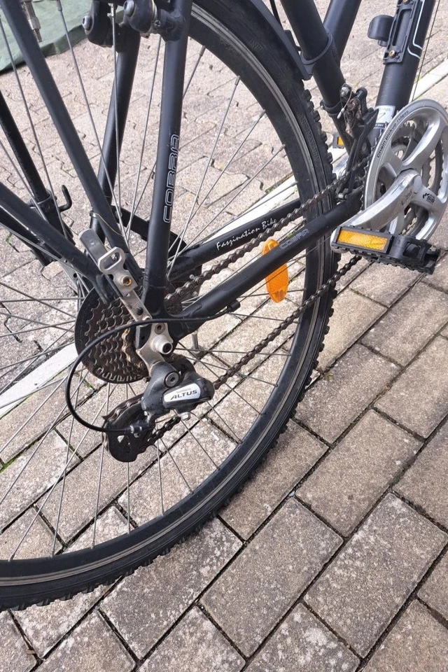 Damen-Trekkingrad COBRA CC1.0 – 28" | Shimano 21-Gang - Alu - Silber/Schwarz - Bild 2 von 4