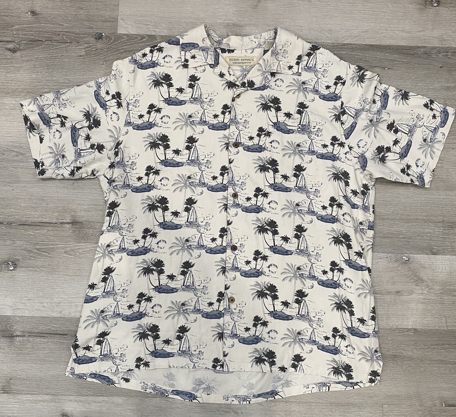 Men's Large Island Republic Button-Up Shirt with Palm Tree Design