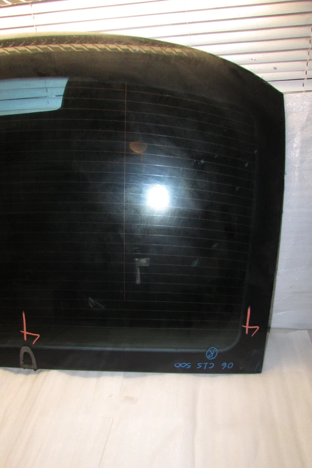 2006-2011 MERCEDES BENZ CLS500 CLS550 REAR WINDSHIELD WINDOW GLASS OEM - Image 3 of 4