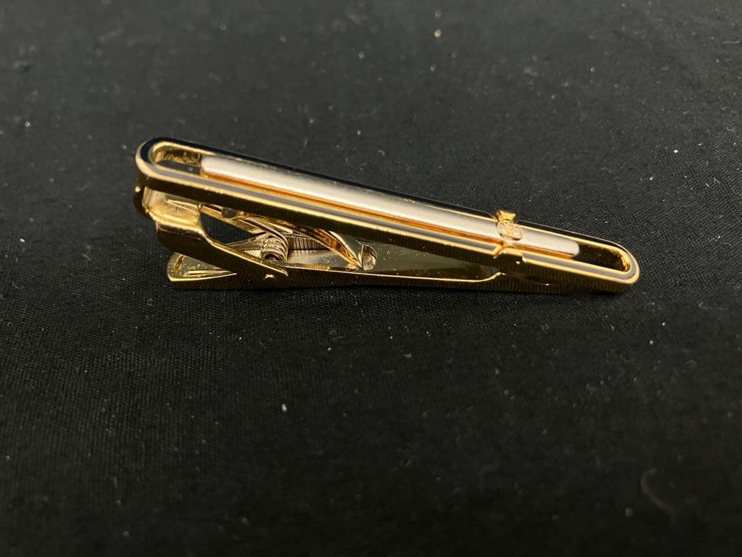 VALENTINO GARAVANI Tie Clip Shell and Cufflinks Set - Gold and Black, Used, O... thumbnail 2