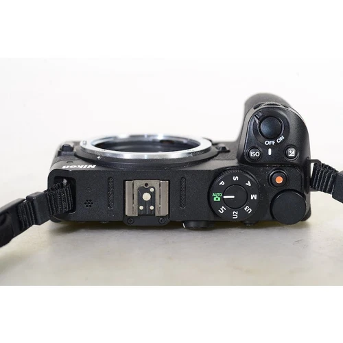 Nikon Z30 Digitalkamera - 20,9 Megapixel Kamera - Camera Body NUR 2993 SHOTS - Bild 3 von 6