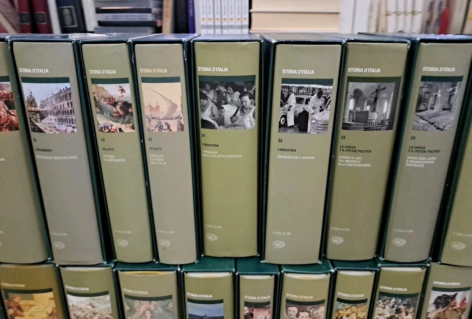 Storia d'Italia il sole 24 ore Einaudi - 26 volumi con cofanetti - Immagine 2 di 4