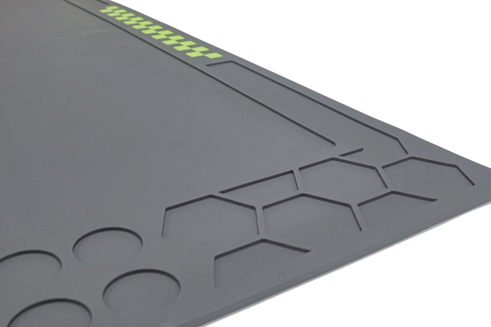 RC Raceworx Worx Pit Mat in Black and Green - 18x36 - Image 3 of 4