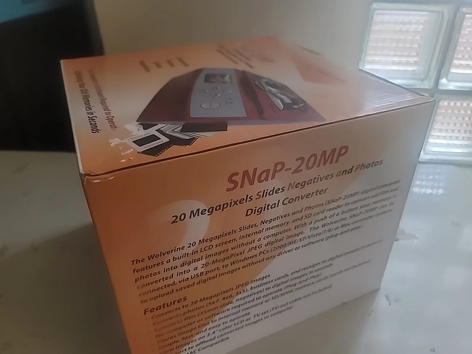 Wolverine SNaP-20MP Digital Converter for Photos Slides Negatives - Image 4 of 4