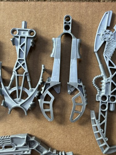 Joblot LEGO Bionicle / Big Fig Weapons Swords Etc - Picture 3 of 11