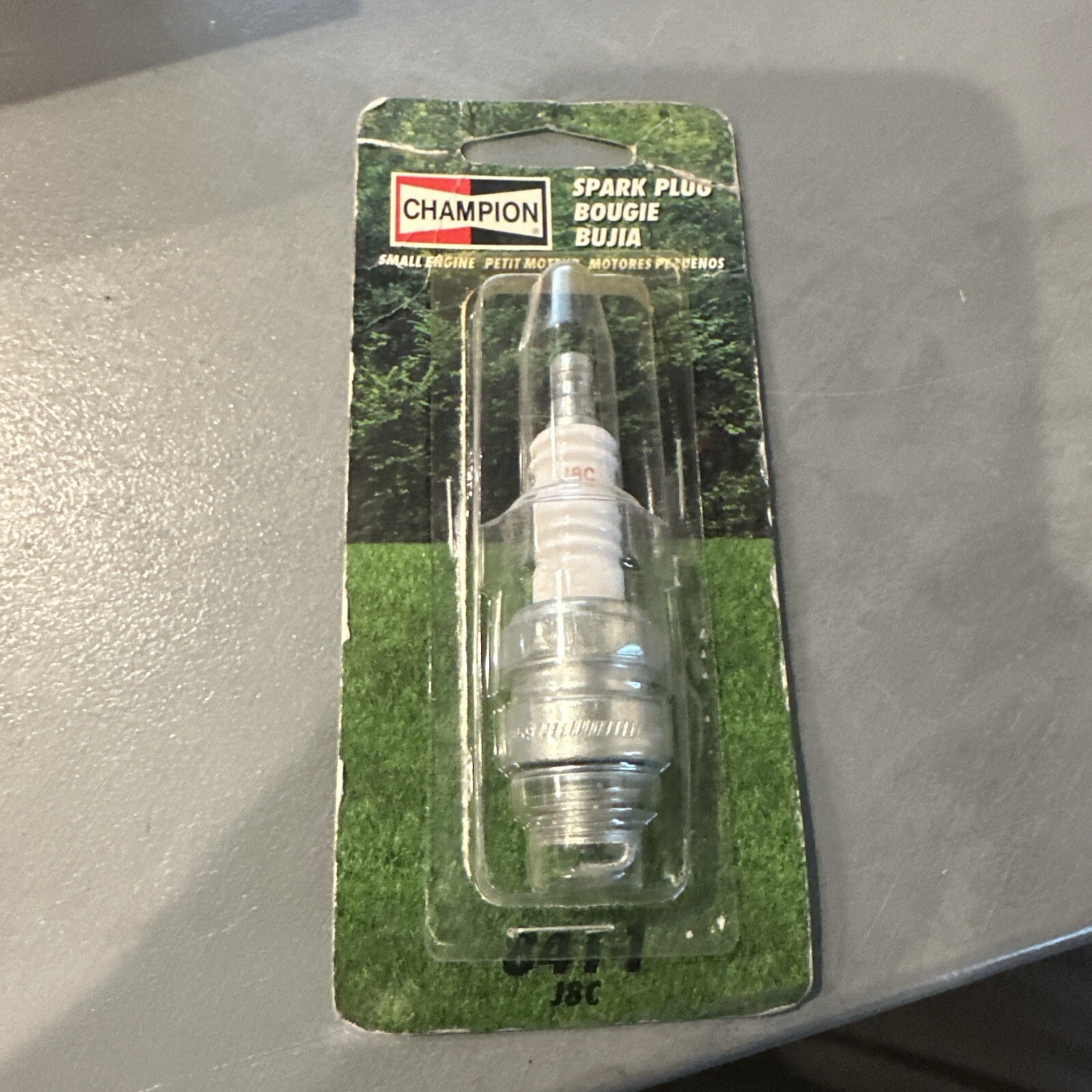 CHAMPION 841 J8C Spark Plug J8