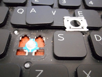 SINGLE KEY CAP +CLIP DELL INSPIRON 11 3152 P/N: F4R5H MODEL: V144725AS1, HIAA 1