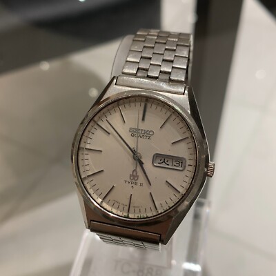 Vintage 1970s SEIKO Type II 7546-8000 Quartz Silver Dial Men's