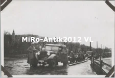 Photo, vehicle convoy through flooded roads, VL(80068)
