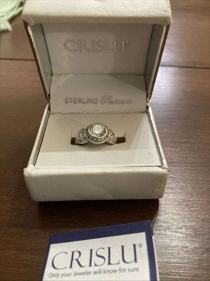 Anillo CRISLU 3 Piedras Platino Esterlina 3.2 CTTW Circonita Cúbica Talla 6.5 Foto 3 de 4