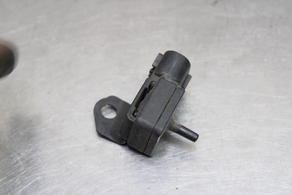 00-03 SUZUKI GSXR750 MAP MASS AIR FLOW PRESSURE SENSOR 15620-35F00 Foto 4 de 4