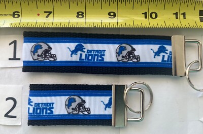 Detroit Lions Keychain Gift 4 Him Her Mom Dad Grad Alumni Stocking Stuffer fob