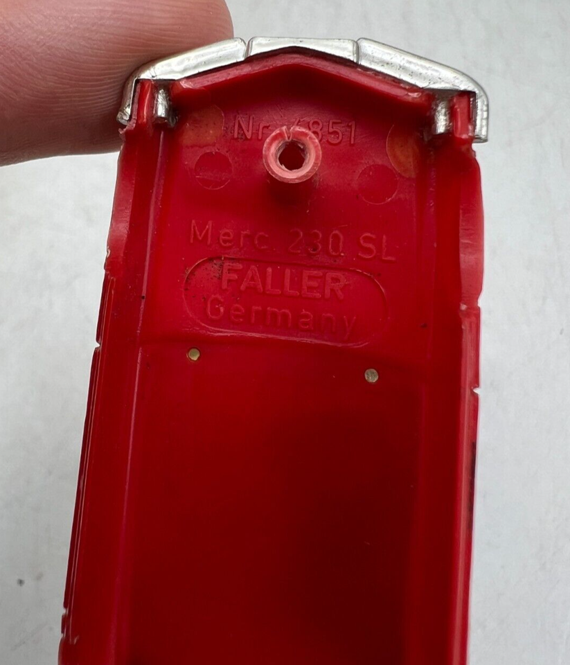 Faller AMS 4857 ~~ Cadillac Coupe mit Zinkmotor + Wohnwagen Anhänger