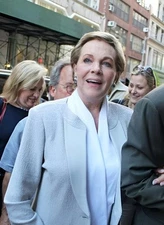 Julie Andrews 8x10 Photo 120825-14