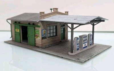 Pola H0 159 nostalgische Aral Tankstelle 50ziger Fertigmodell aus Anlagenrückbau